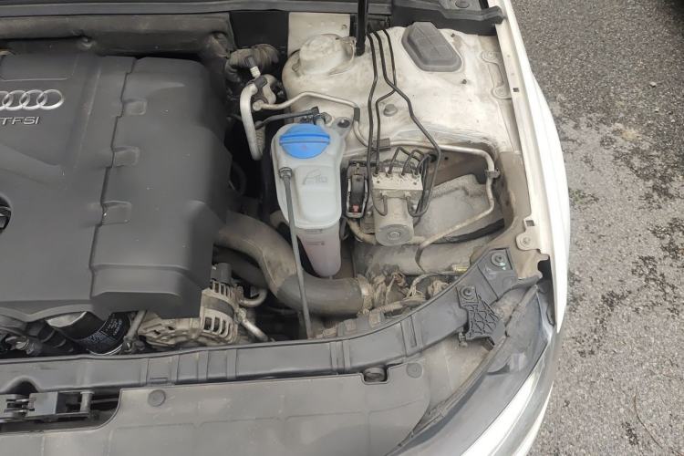 Used Audi A4L 2013 35 TFSI Automatic Standard Model Engine Bay Left