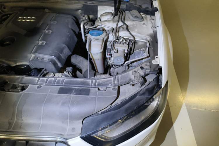 Used Audi A4L 2013 35 TFSI Automatic Comfort Model Engine Bay Left