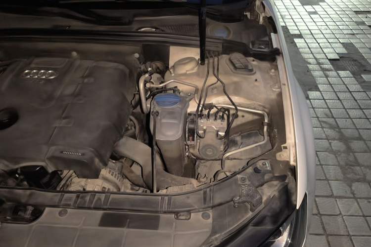 Used Audi A4L 2013 35 TFSI Automatic Comfort Model Engine Bay Left