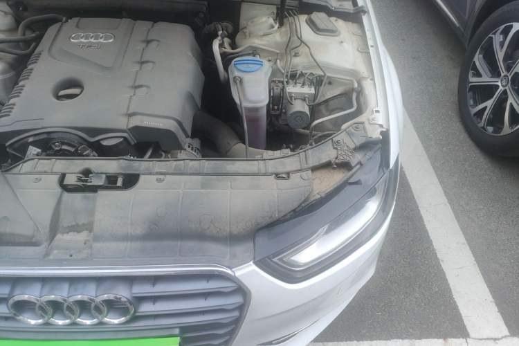 Used Audi A4L 2013 35 TFSI Automatic Standard Model Engine Bay Left