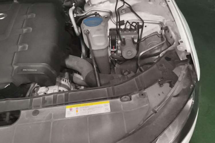 Used Audi A4L 2013 35 TFSI Automatic Standard Model Engine Bay Left