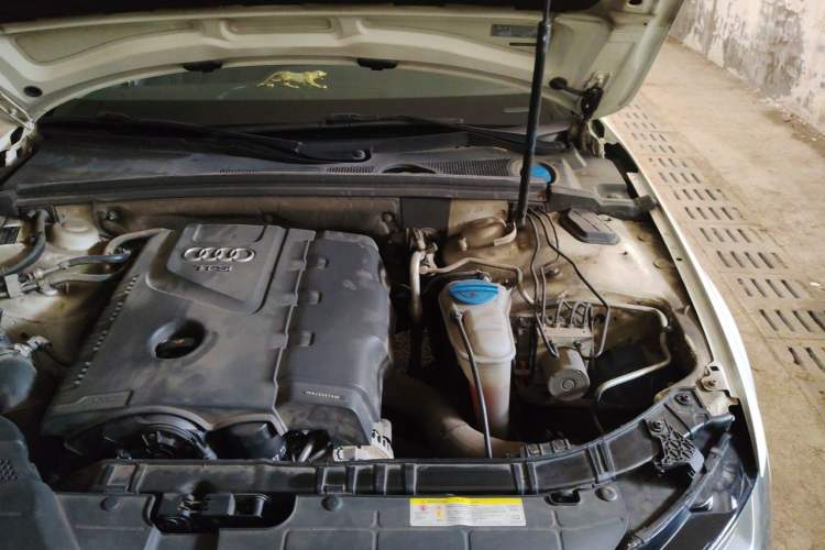 Used Audi A4L 2013 35 TFSI Automatic Standard Model Engine Bay Left