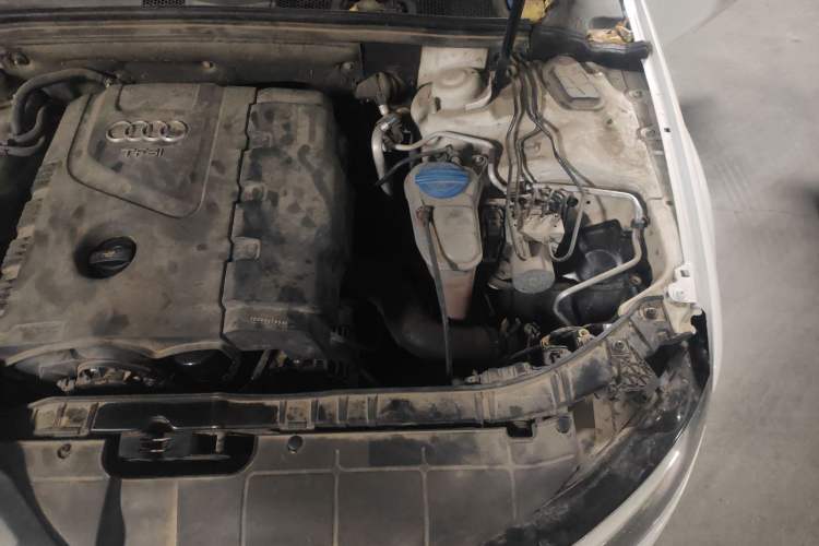 Used Audi A4L 2013 30 TFSI Automatic Comfort Model Engine Bay Left