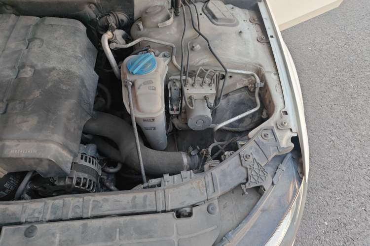Used Audi A4L 2013 35 TFSI Automatic Standard Model Engine Bay Left