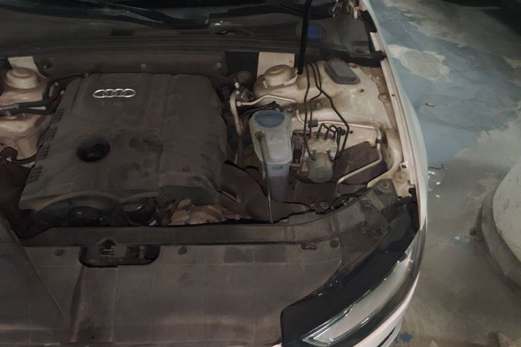 Used Audi A4L 2013 35 TFSI Automatic Standard Model Engine Bay Left