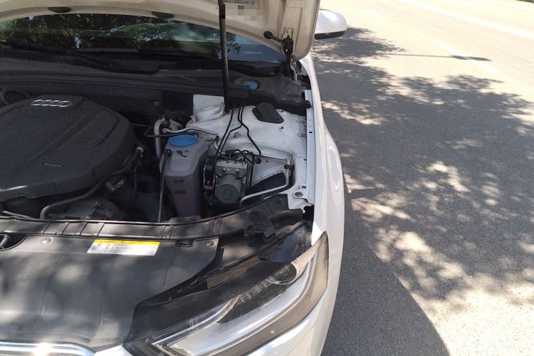 Used Audi A4L 2013 35 TFSI Automatic Standard Model Engine Bay Left