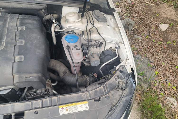 Used Audi A4L 2013 35 TFSI Automatic Standard Model Engine Bay Left