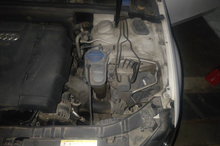 Used Audi A4L 2013 35 TFSI Automatic Comfort Model Engine Bay Left