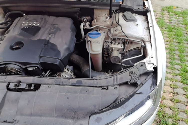 Used Audi A4L 2013 35 TFSI Automatic Standard Model Engine Bay Left