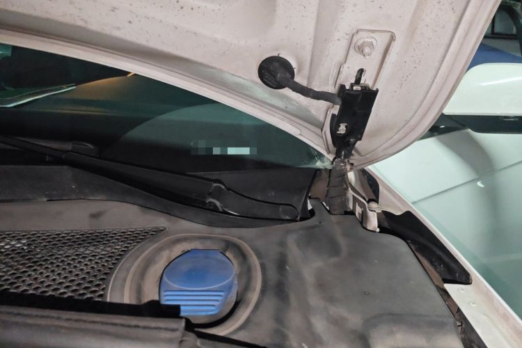 Used Audi A4L 2013 35 TFSI Automatic Standard Model Engine Bay Left