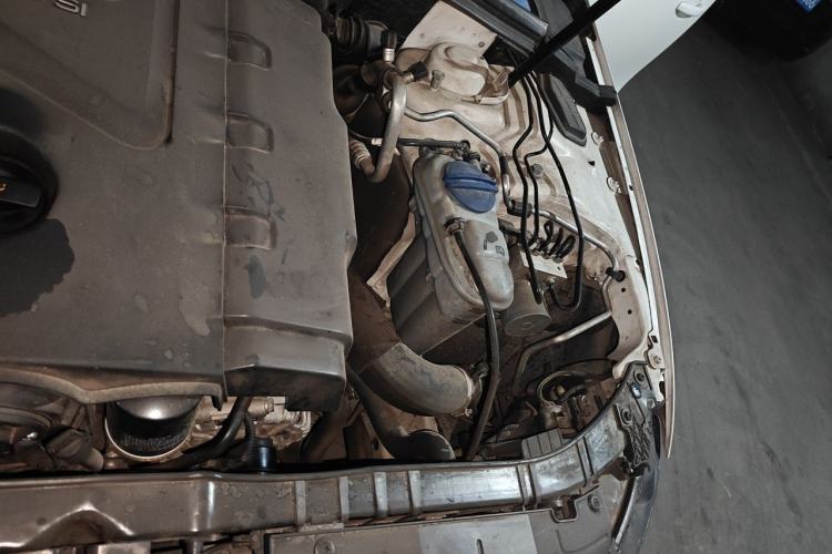 Used Audi A4L 2013 35 TFSI Automatic Standard Model Engine Bay Left