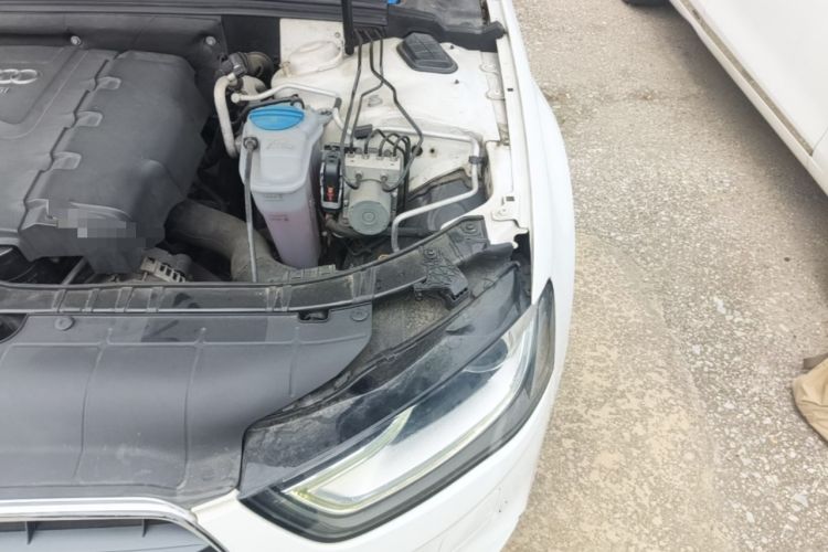 Used Audi A4L 2013 35 TFSI Automatic Comfort Model Engine Bay Left