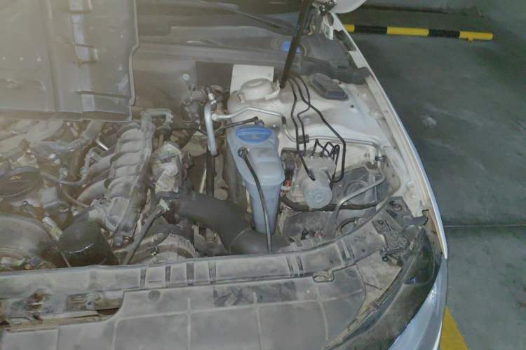 Used Audi A4L 2013 35 TFSI Automatic Standard Model Engine Bay Left