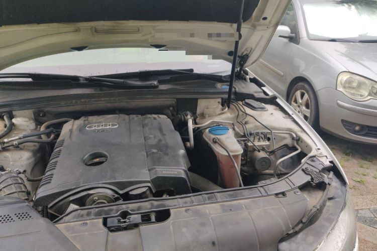 Used Audi A4L 2013 35 TFSI Automatic Comfort Model Engine Bay Left