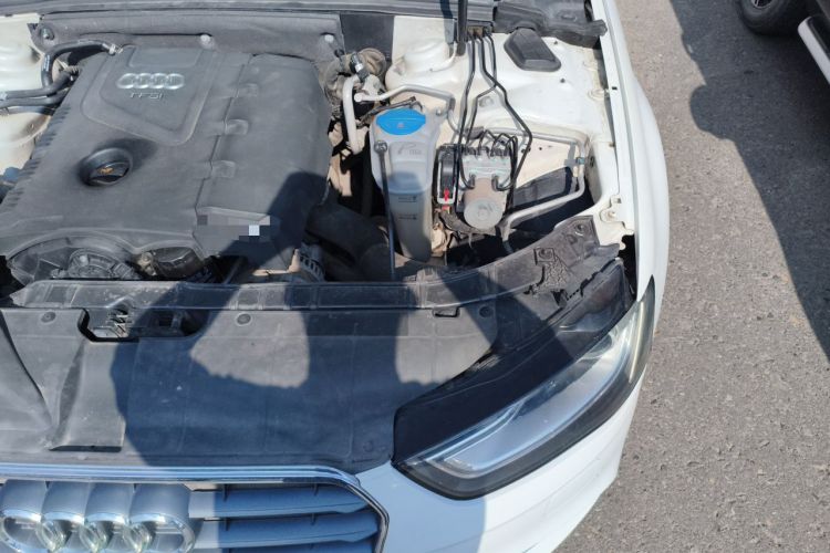 Used Audi A4L 2013 35 TFSI Automatic Technology Edition Engine Bay Left