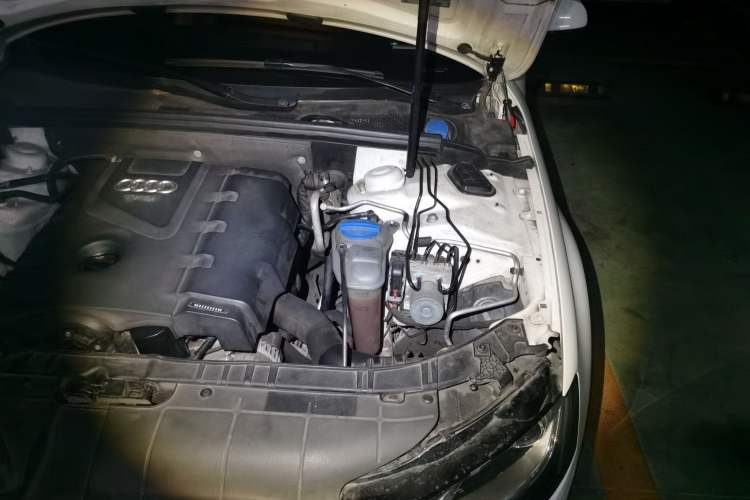 Used Audi A4L 2013 35 TFSI Automatic Comfort Model Engine Bay Left