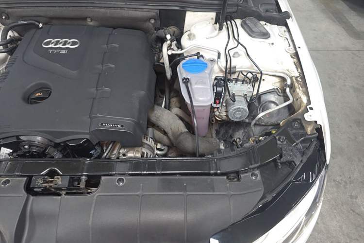 Used Audi A4L 2013 35 TFSI Automatic Standard Model Engine Bay Left