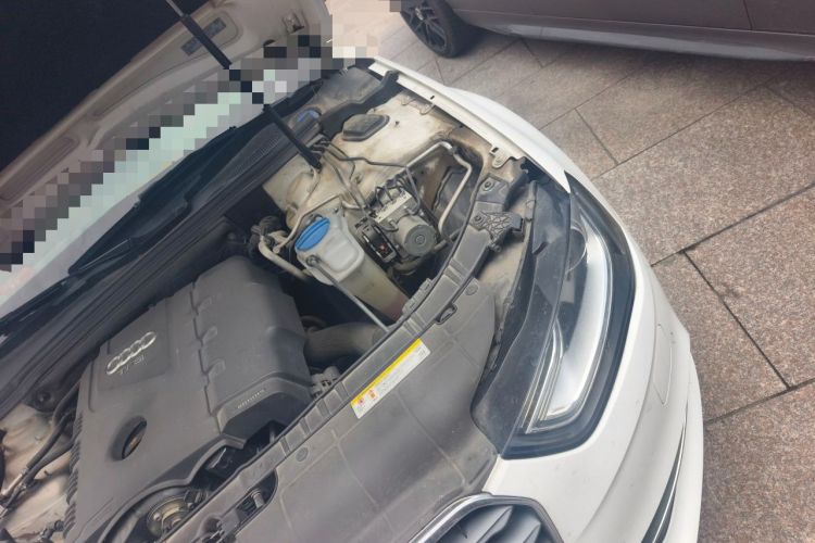 Used Audi A4L 2013 35 TFSI Automatic Comfort Model Engine Bay Left