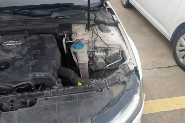 Used Audi A4L 2013 35 TFSI Automatic Standard Model Engine Bay Left