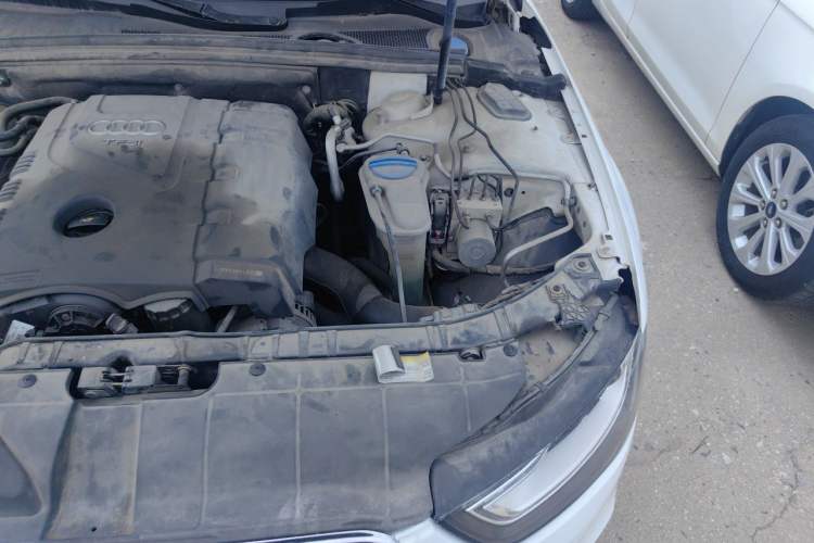 Used Audi A4L 2013 35 TFSI Automatic Standard Model Engine Bay Left