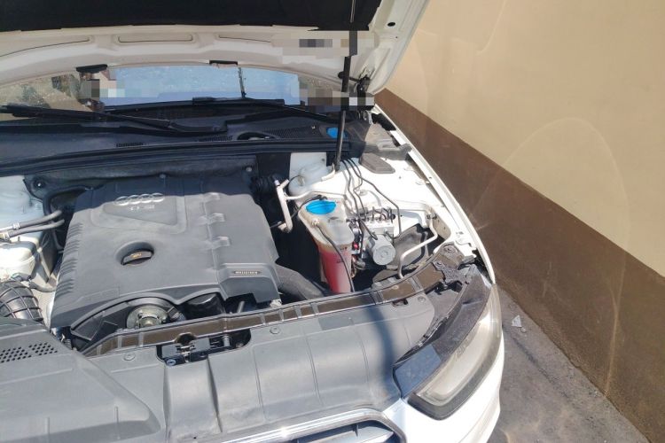 Used Audi A4L 2013 35 TFSI Automatic Comfort Model Engine Bay Left