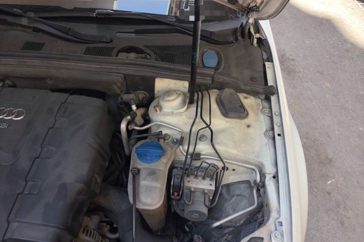 Used Audi A4L 2013 35 TFSI Automatic Standard Model Engine Bay Left
