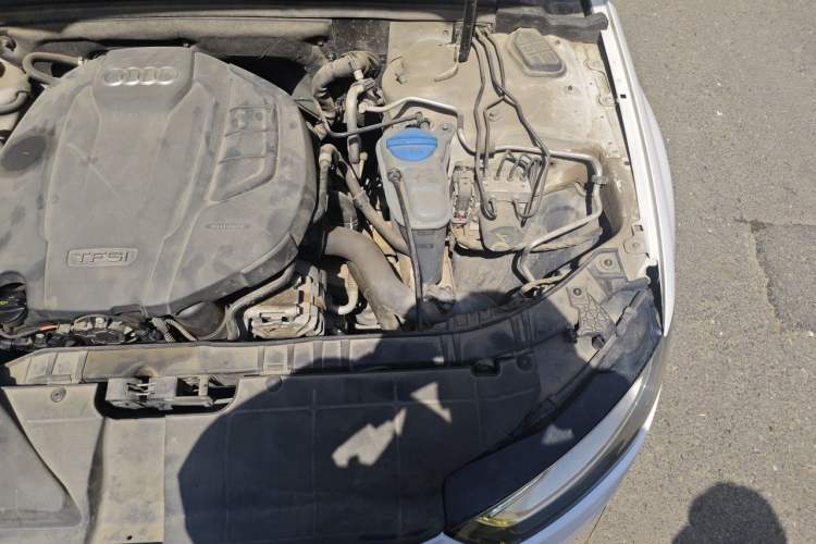 Used Audi A4L 2013 35 TFSI Automatic Comfort Model Engine Bay Left