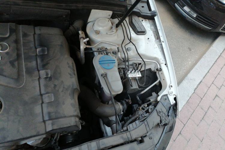 Used Audi A4L 2013 35 TFSI Automatic Comfort Model Engine Bay Left