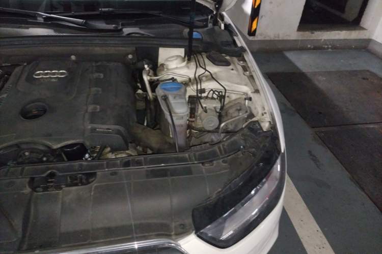 Used Audi A4L 2013 30 TFSI Automatic Comfort Model Engine Bay Left