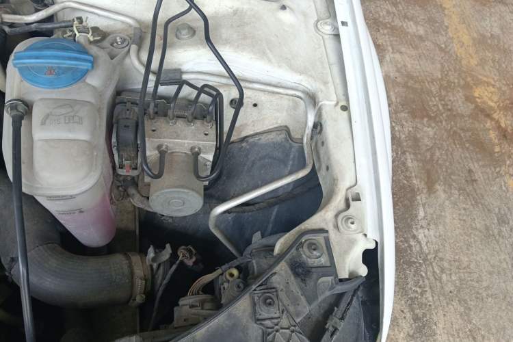 Used Audi A4L 2013 35 TFSI Automatic Standard Model Engine Bay Left