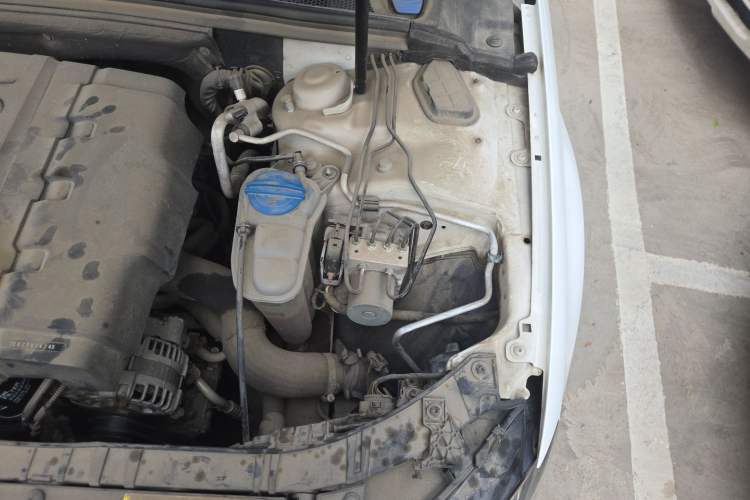 Used Audi A4L 2013 35 TFSI Automatic Standard Model Engine Bay Left