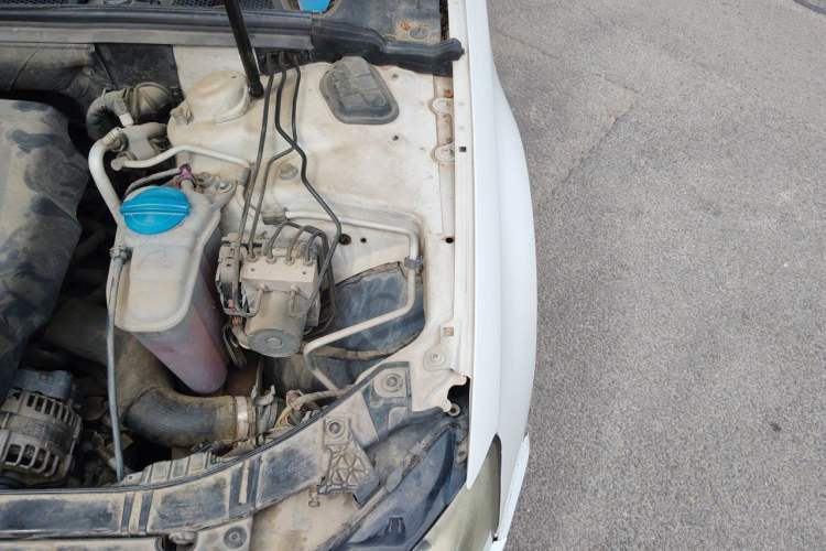 Used Audi A4L 2013 35 TFSI Automatic Standard Model Engine Bay Left