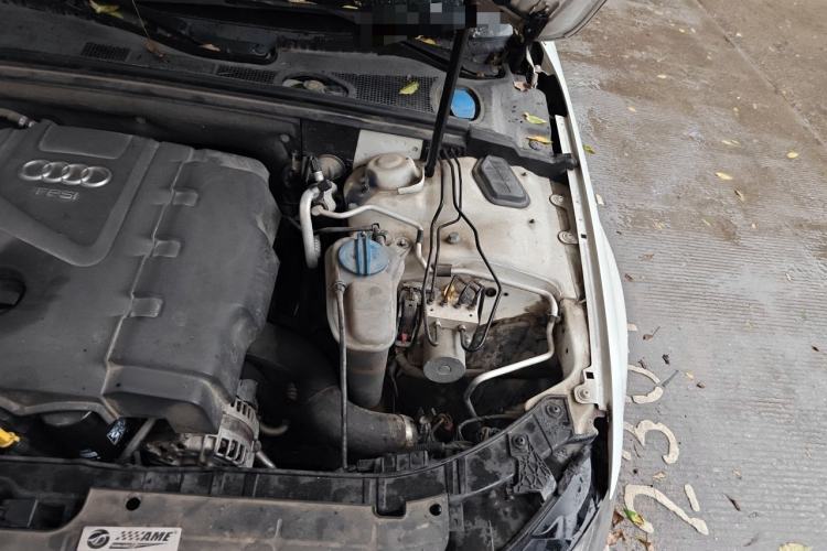Used Audi A4L 2013 35 TFSI Automatic Standard Model Engine Bay Left