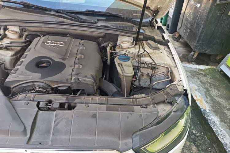 Used Audi A4L 2013 35 TFSI Automatic Standard Model Engine Bay Left