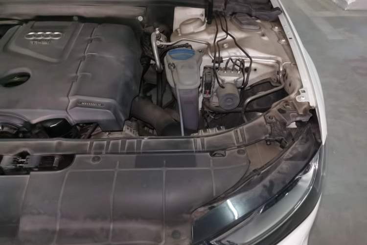 Used Audi A4L 2013 35 TFSI Automatic Standard Model Engine Bay Left