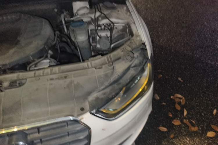 Used Audi A4L 2013 35 TFSI Automatic Standard Model Engine Bay Left