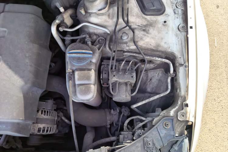 Used Audi A4L 2013 35 TFSI Automatic Technology Edition Engine Bay Left