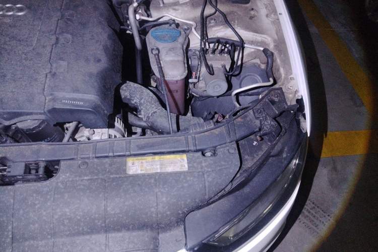 Used Audi A4L 2013 35 TFSI Automatic Standard Model Engine Bay Left