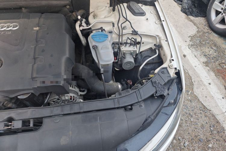 Used Audi A4L 2013 35 TFSI Automatic Standard Model Engine Bay Left