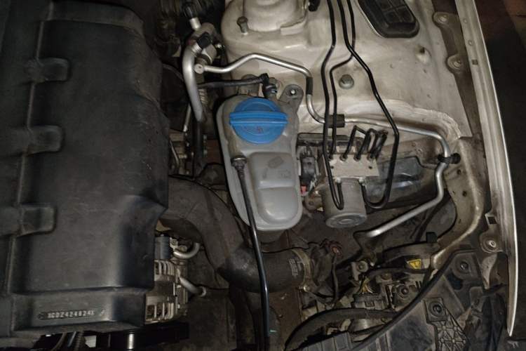 Used Audi A4L 2013 35 TFSI Automatic Standard Model Engine Bay Left