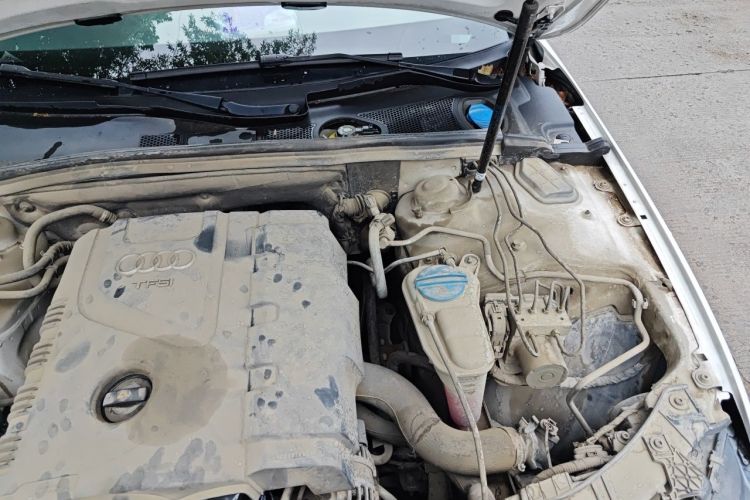 Used Audi A4L 2013 35 TFSI Automatic Standard Model Engine Bay Left