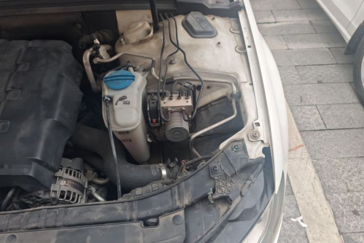 Used Audi A4L 2013 35 TFSI Automatic Comfort Model Engine Bay Left