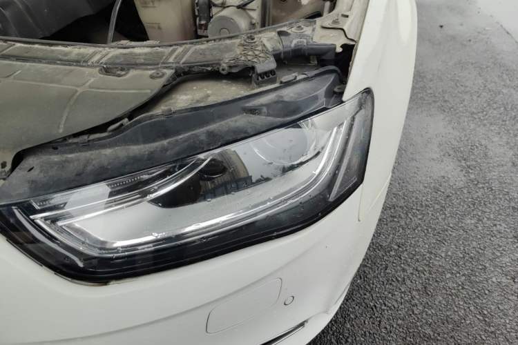 Used Audi A4L 2013 35 TFSI Automatic Comfort Model Engine Bay Left