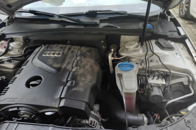Used Audi A4L 2013 35 TFSI Automatic Standard Model Engine Bay Left