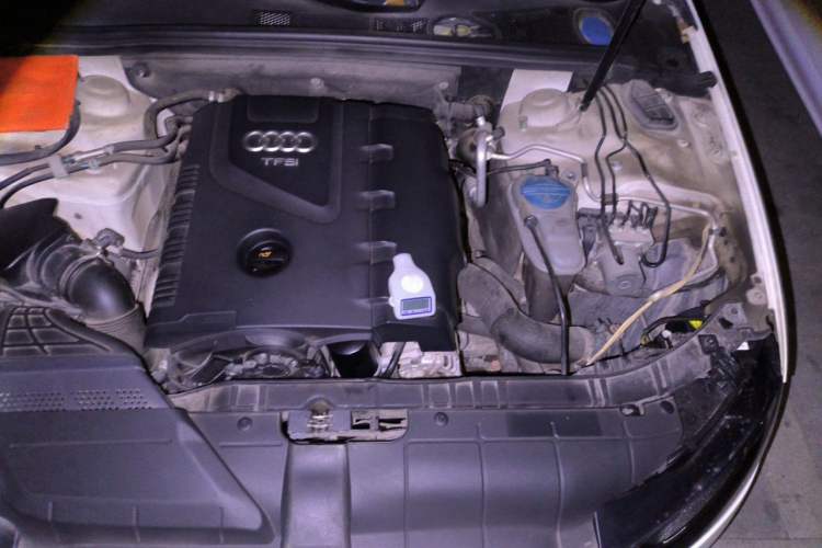 Used Audi A4L 2013 35 TFSI Automatic Standard Model Engine Bay Left