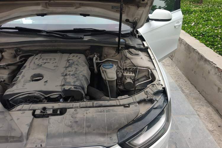 Used Audi A4L 2013 35 TFSI Automatic Standard Model Engine Bay Left