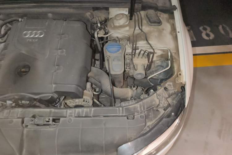 Used Audi A4L 2013 35 TFSI Automatic Standard Model Engine Bay Left
