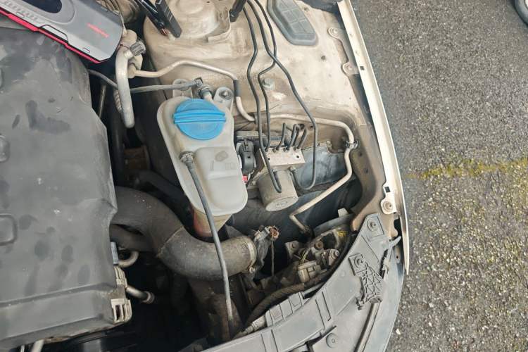 Used Audi A4L 2013 35 TFSI Automatic Standard Model Engine Bay Left