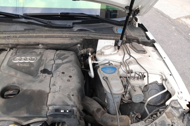 Used Audi A4L 2013 35 TFSI Automatic Comfort Model Engine Bay Left