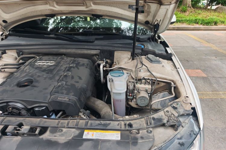 Used Audi A4L 2013 35 TFSI Automatic Standard Model Engine Bay Left